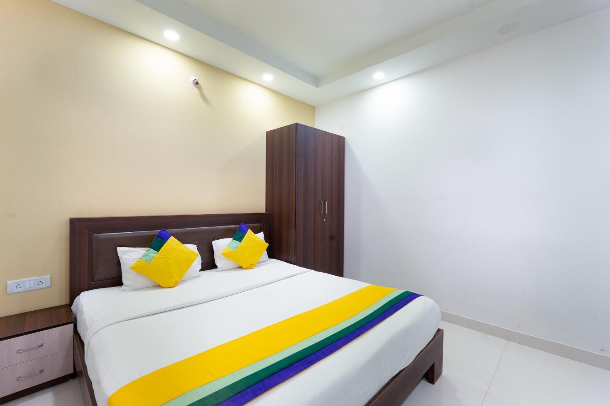 ทรีโบ ทริป โฮเทล เวิลด์ทรี Hotel บังกาลอร์ ภายนอก รูปภาพ