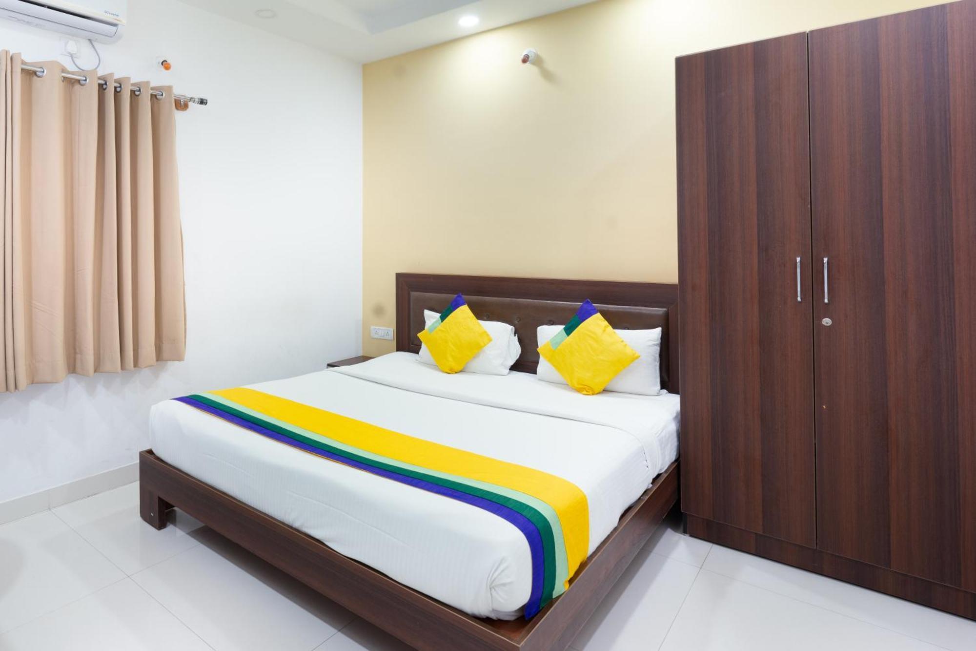 ทรีโบ ทริป โฮเทล เวิลด์ทรี Hotel บังกาลอร์ ภายนอก รูปภาพ