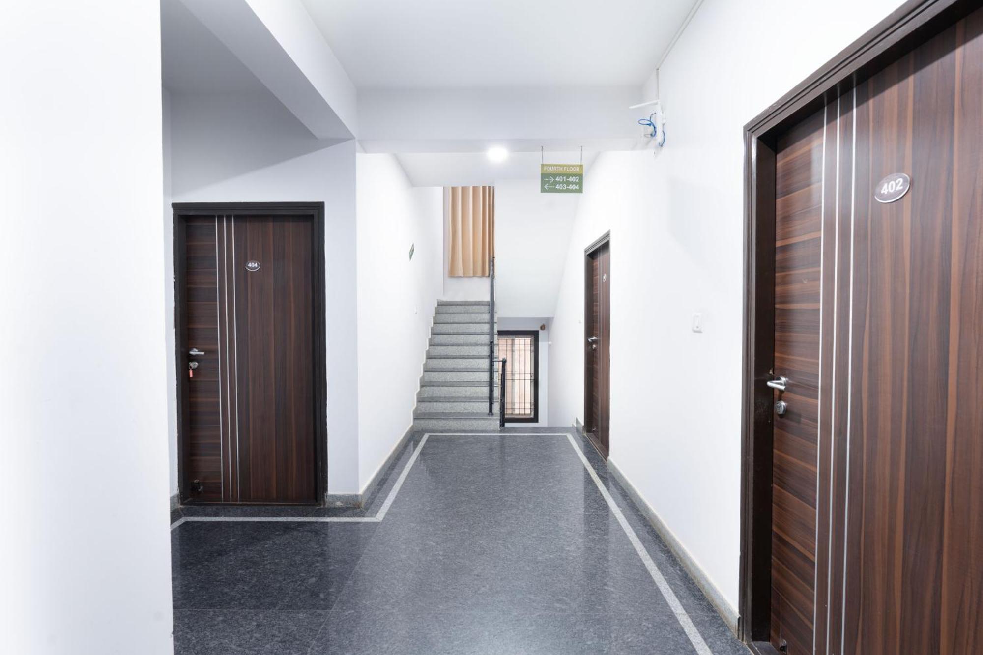 ทรีโบ ทริป โฮเทล เวิลด์ทรี Hotel บังกาลอร์ ภายนอก รูปภาพ