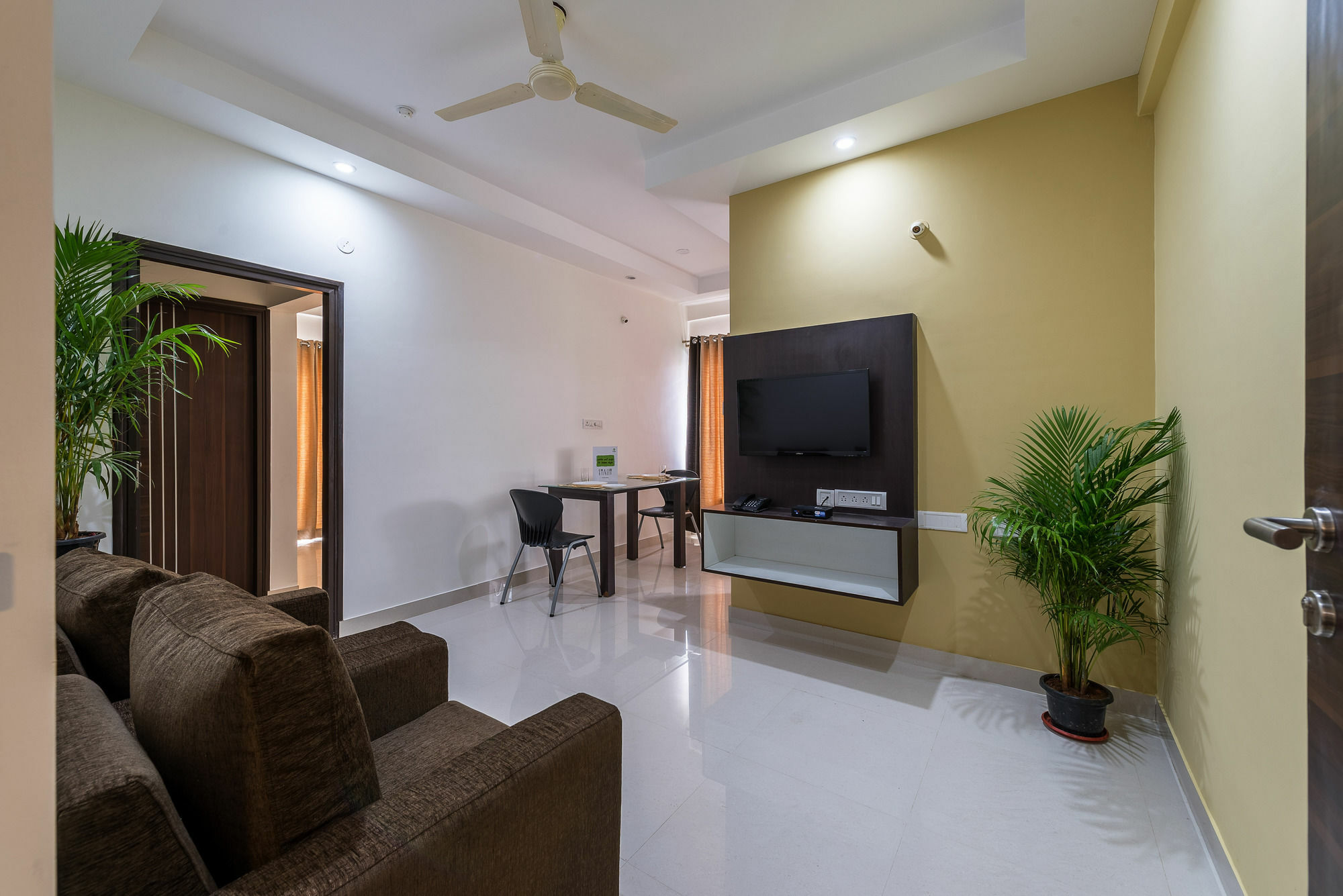 ทรีโบ ทริป โฮเทล เวิลด์ทรี Hotel บังกาลอร์ ภายนอก รูปภาพ
