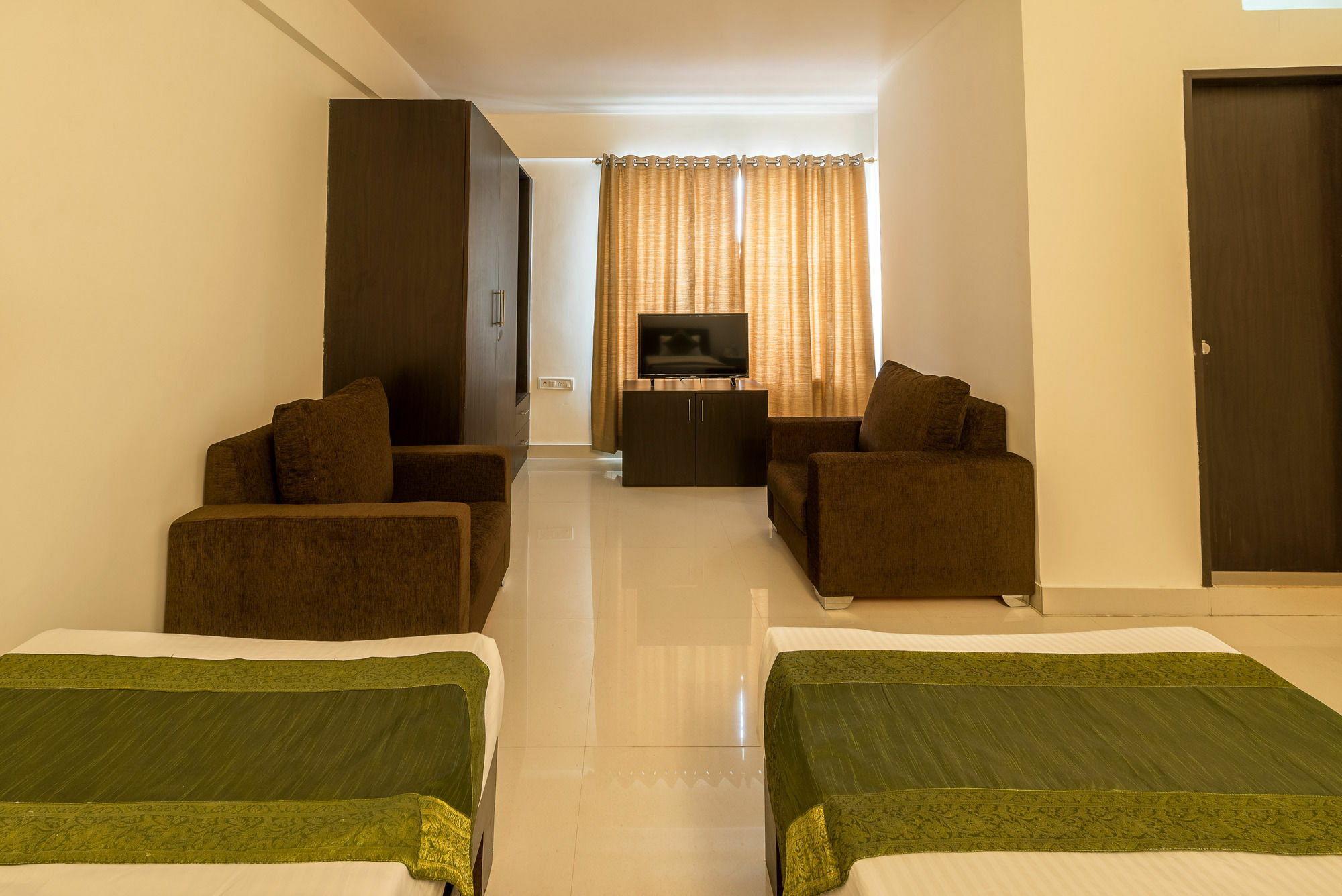 ทรีโบ ทริป โฮเทล เวิลด์ทรี Hotel บังกาลอร์ ภายนอก รูปภาพ