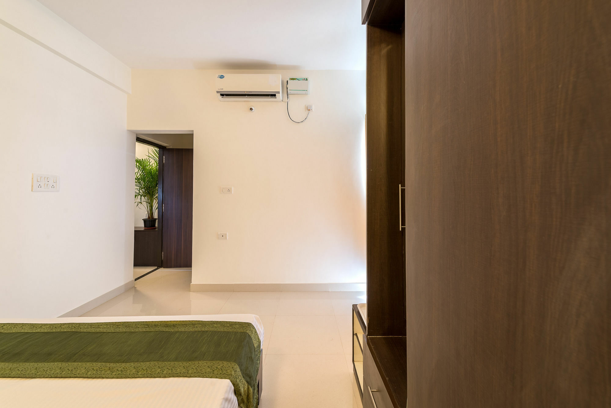 ทรีโบ ทริป โฮเทล เวิลด์ทรี Hotel บังกาลอร์ ภายนอก รูปภาพ