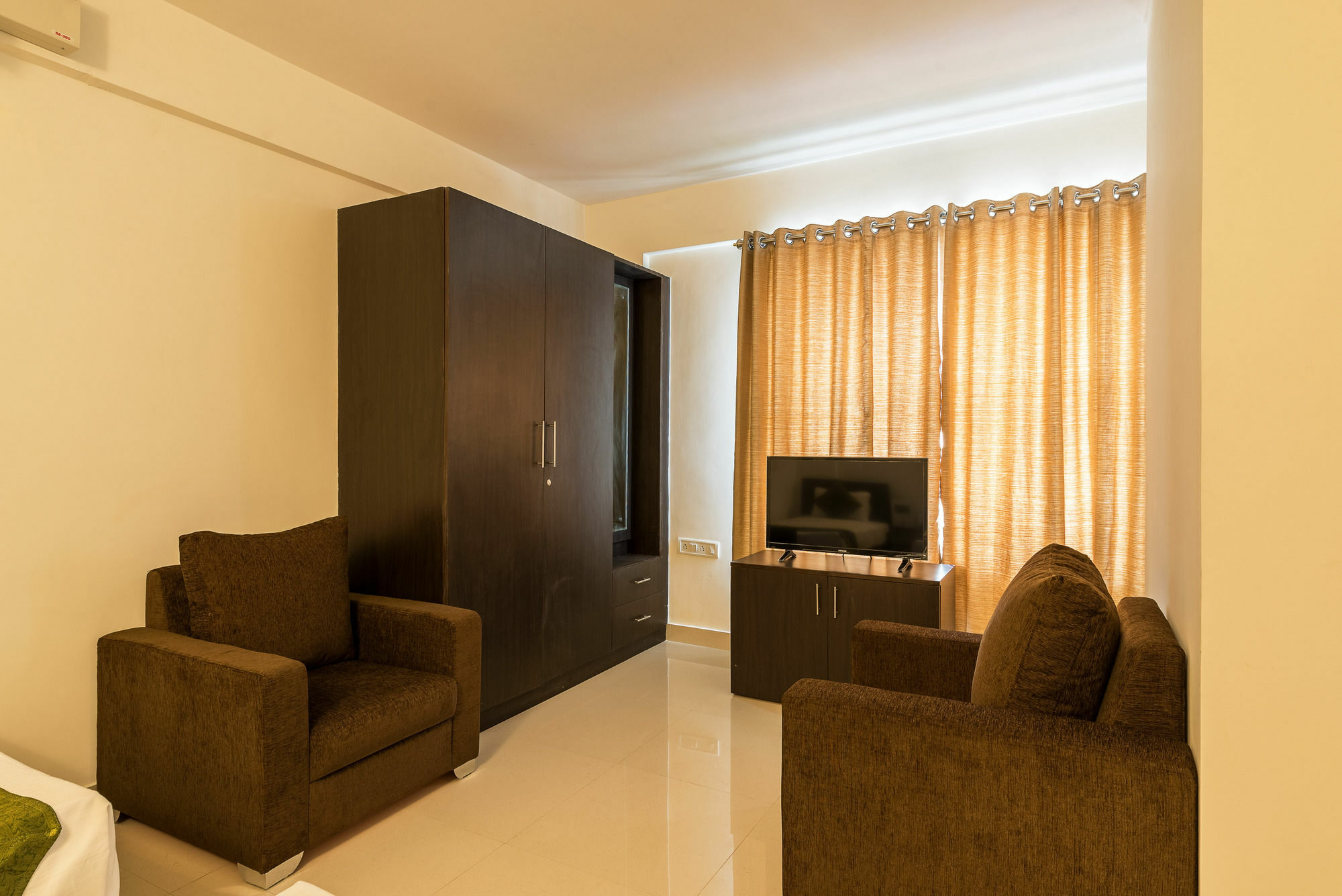 ทรีโบ ทริป โฮเทล เวิลด์ทรี Hotel บังกาลอร์ ภายนอก รูปภาพ
